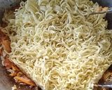 Foto langkah ke 5 dari resep 21. Mie Goreng Ebi.