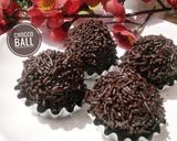 Foto langkah ke 4 dari resep Chocco Balls #pr_bebiskuitan.