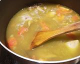 A picture of step 2 of Mulligatawny soup.