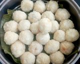 Foto langkah ke 7 dari resep Bola Sawut Singkong (isi coklat).