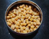 A picture of step 1 of Chick peas chat (jain).