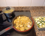 Foto del paso 2 de la receta: Salteado de pollo y calabacín "sabor Cookpad" con cous cous