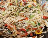 A picture of step 4 of Veg Hakka Noodles.