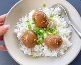 A picture of step 7 of 6 minute jammy soy-marinated eggs.