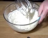 A picture of step 3 of Cranachan.