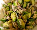 รูปขั้นตอนการทำที่ 3 ของ Avocado Tuna Salad