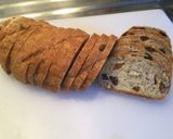 Foto del passaggio 8 della ricetta Pane alle nocciole, noci pecan e uvetta