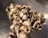 Une image de l'étape 3 de Champignons de paris ail et romarin à la sauce huître.