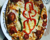 Foto del paso 3 de la receta: Pizza de jamón, lacón y queso havarti con pimientos y tomate cherry
