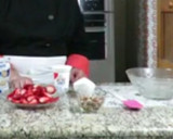 Foto del paso 1 de la receta: Fresas con crema con un toque diferente