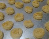 Foto langkah ke 4 dari resep Cornflake Sagoe Cookies.