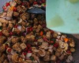 Foto langkah ke 5 dari resep Tempe Goreng Sambal Matah.