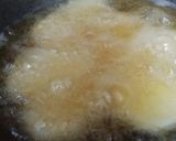 A picture of step 3 of Potato Pakoda.