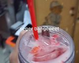 Foto langkah ke 6 dari resep Strawberry Sparkling Yakult.