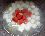 Foto langkah ke 3 dari resep Sop Lobak Sosis Simple.