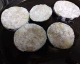 A picture of step 5 of Egg plant pizza.