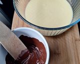 Une image de l'étape 3 de Cake marbré au chocolat blanc et au chocolat noir.