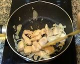 รูปขั้นตอนการทำที่ 3 ของ อกไก่ผัดน้ำพริกเผา อร่อยไม่แพ้ผัดกะเพรา แต่เราไม่ค่อยได้นึกถึง