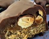 A picture of step 4 of Healthy snickers bar.