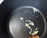 Foto del paso 2 de la receta: Fideos cremosos de coliflor, cebolla y morrón🥦🫑🧅