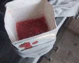 Foto del paso 2 de la receta: 🍓🥶🥛Fresas congeladas con crema o picantes. ¡SUPER FACIL!🥶🍓🌶️