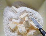 Foto del paso 2 de la receta: Masa hojaldrada rápida para tartas