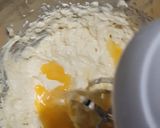 A picture of step 4 of Simple vanilla cake.