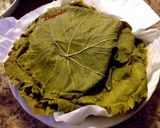 A picture of step 1 of Traditional Stuffed Grape Leaves (Dolmadakia).