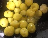 A picture of step 2 of Achaari Aloo.