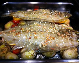 Foto del paso 8 de la receta: Gallo al horno sobre almohadilla de verduras fácil