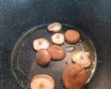 Foto del paso 2 de la receta: Arroz con castañas y setas shiitake