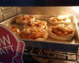 Foto langkah ke 5 dari resep Pizza mini.