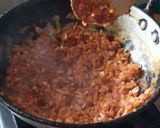 A picture of step 3 of Chettinad Scrambled Egg masala.