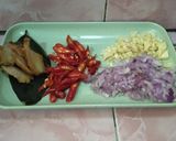 Foto langkah ke 2 dari resep Cah kangkung cumi asin.