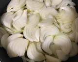 Foto del paso 1 de la receta: Radiatore con calamar encebollado