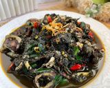 Foto langkah ke 4 dari resep Tumis Cumi Tinta Hitam.