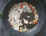 Foto langkah ke 3 dari resep Homemade cumi saus padang.