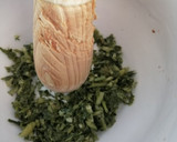 Foto del paso 2 de la receta: Salsa de yogurt y queso crema