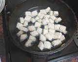 Foto del paso 5 de la receta: Crema Eloisa con pan frito al ajillo