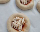 Foto langkah ke 6 dari resep Pizza Mini.
