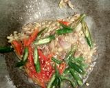 Foto langkah ke 4 dari resep Tumis kerang Dara kupas simpel.