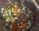 Foto del paso 3 de la receta: Lentejas con verduras en olla exprés