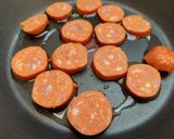 Tökfőzelék sült debreceni kolbászkarikákkal recept fázis 11 fotója
