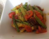 A picture of step 5 of Avocado, Asparagus tomato with Grated mozarella Dish.