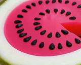 Foto del paso 20 de la receta: Tarta fresca con forma de sandía 🍉🍉🍉