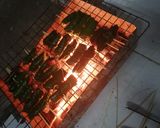 A picture of step 3 of Grilled Beef Wrapped in Wild Betel Leaves (Bò nướng lá lốp).