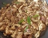 A picture of step 2 of Shredded pepper chicken Dry.