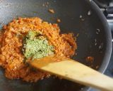 A picture of step 3 of Paneer Pudina.