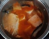 Hình bước làm 3 của món Canh kim chi cá hồi