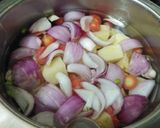 A picture of step 2 of Veg pulao.